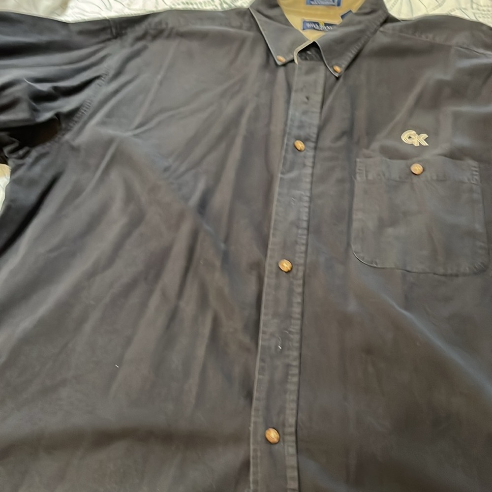 Button collar shirt - Picture 3 of 5